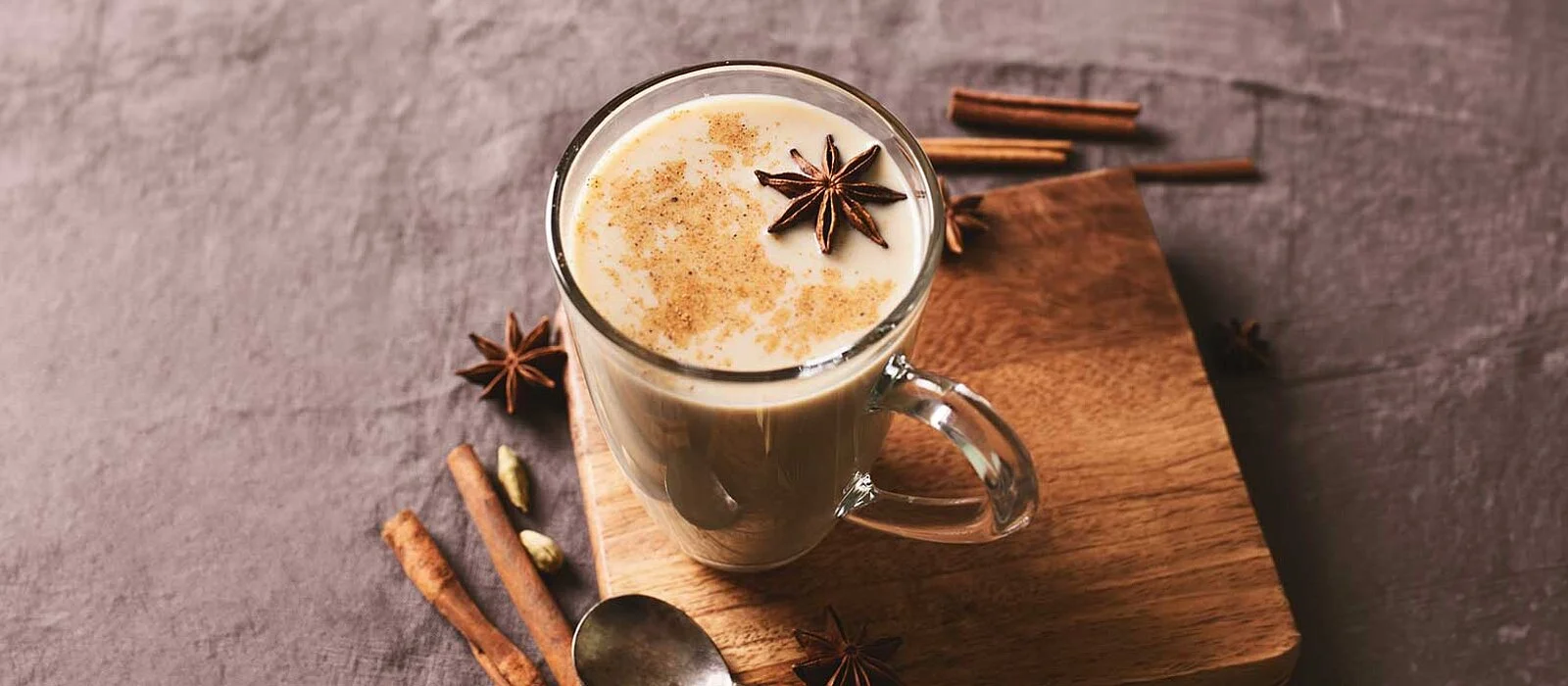 Tasse de chai latte