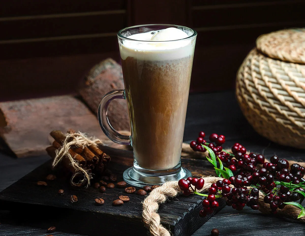 Lobodis : verre de milk shake café 